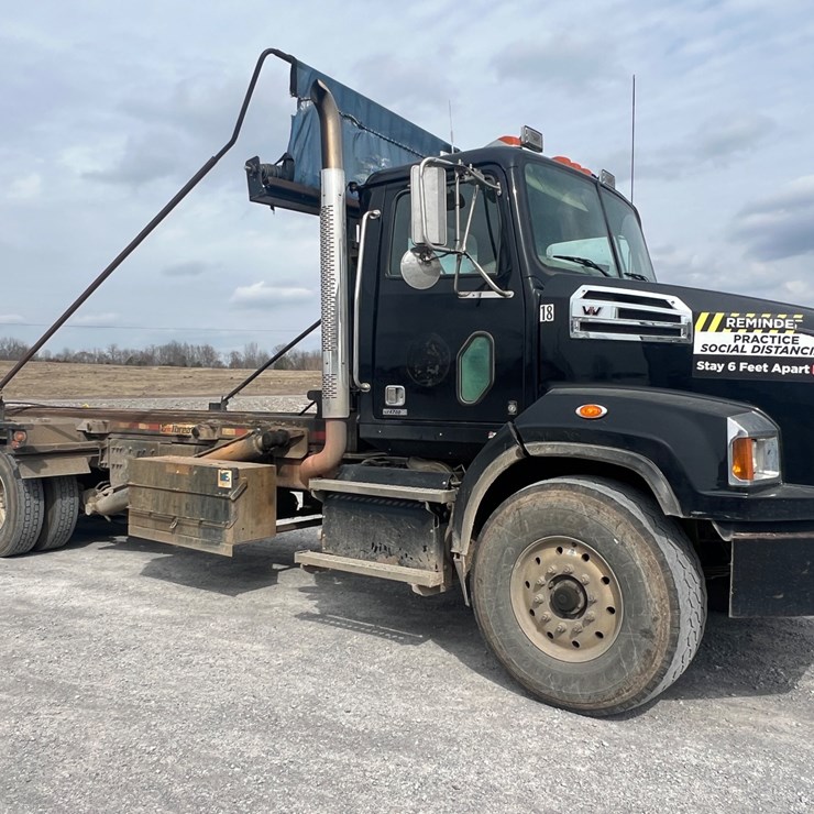 2018 WESTERN STAR 4700SB