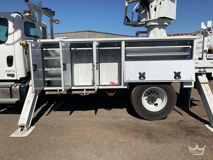 2024-freightliner-m2-106-image-46