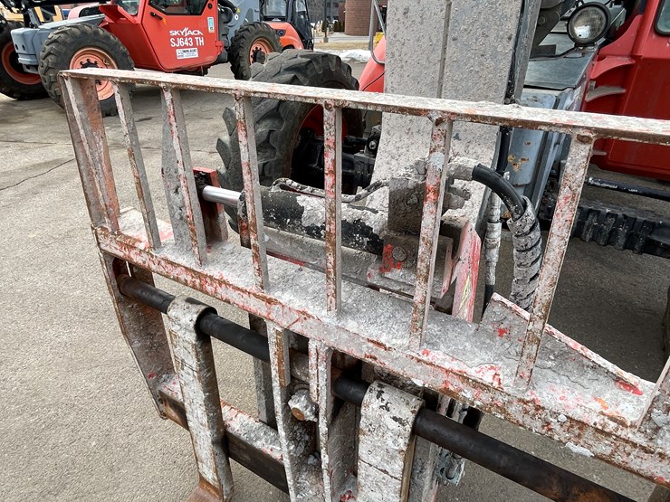 #133-•-2017-skyjack-sj643-telehandler-image-11