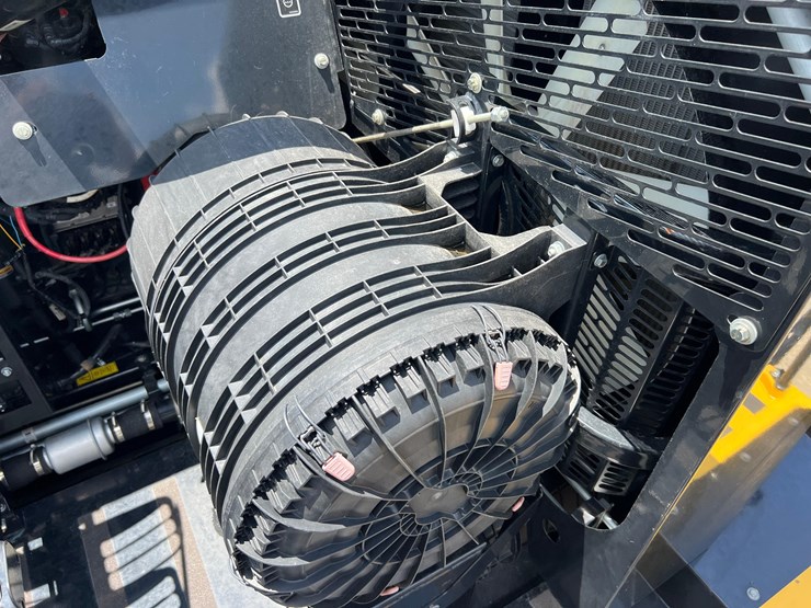 2023-new-holland-cr10.90-image-91