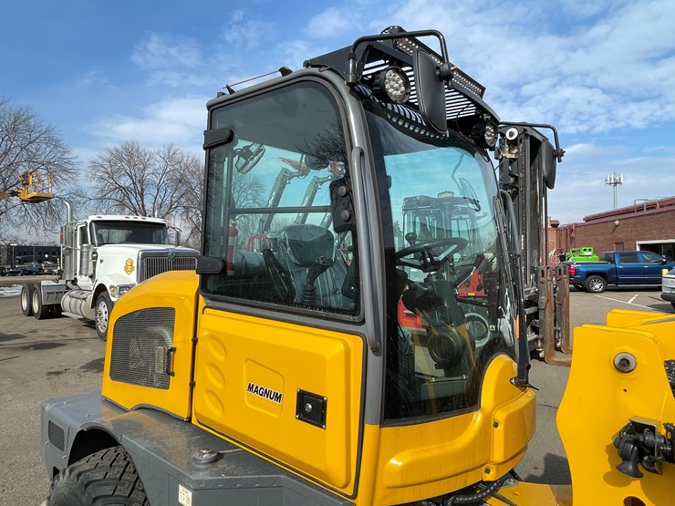 #114-•-new-magnum-3300p-telescoping-wheel-loader-image-42