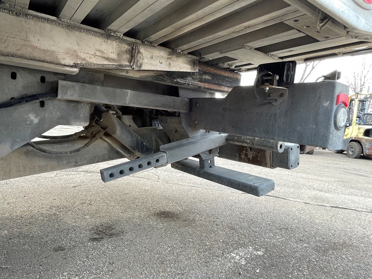 2018-peterbilt-337-image-33