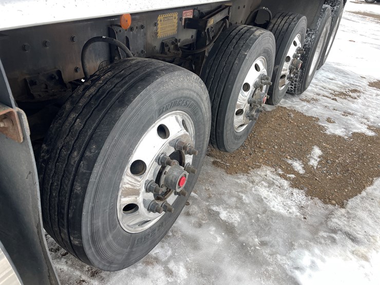 2018-kenworth-t880-image-10