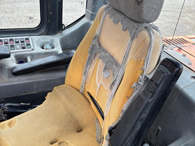 2010-doosan-dl250-image-10