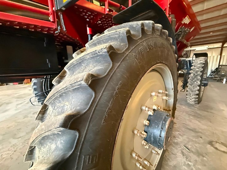 2022-white-251-image-32