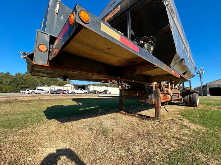 2011-magnolia-trailer-image-13