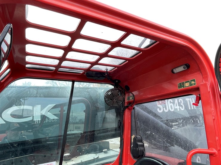 #132-•-2017-skyjack-sj643-telehandler-image-43