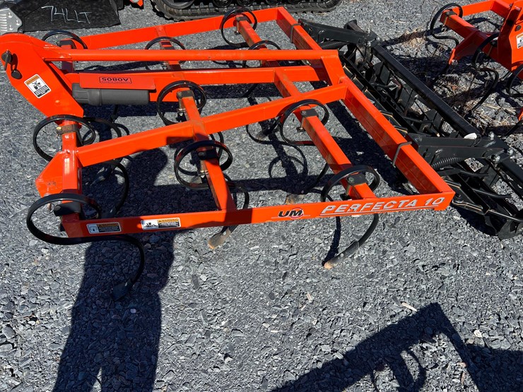 2023-white-251-image-4