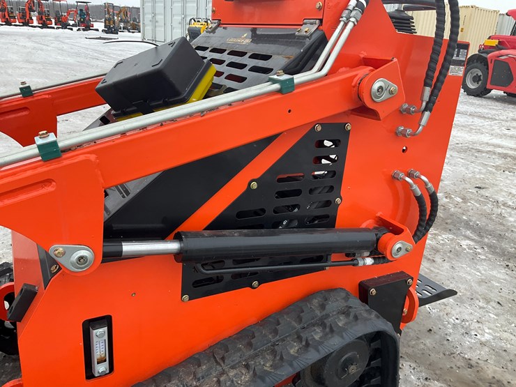 #1006-•-unused-landhero-t460-mini-skid-steer-loader-image-12