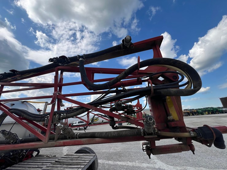 case-610-sprayer-system-2000-gallons-image-68