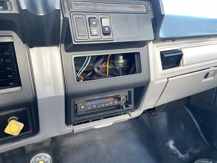 1995-ford-f750-image-18