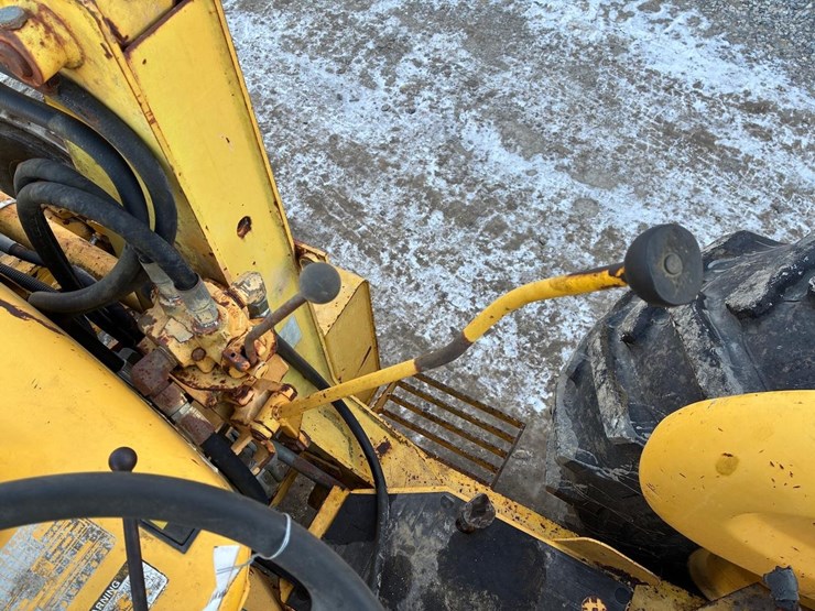 new-holland-345d-image-23