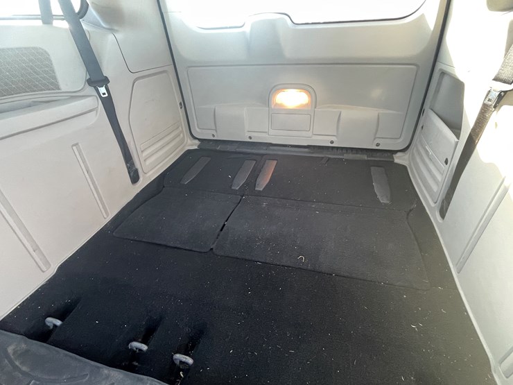 2013-dodge-grand-caravan-image-36