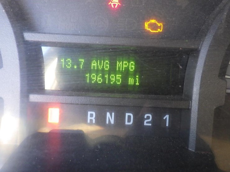 2011-ford-e350-image-22