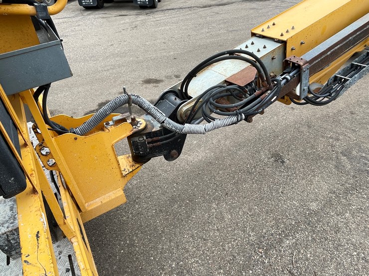 #152-•-2015-haulotte-ht61rt-4x4-telescopic-boom-lift-image-15