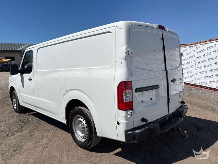 2016-nissan-nv2500-image-4