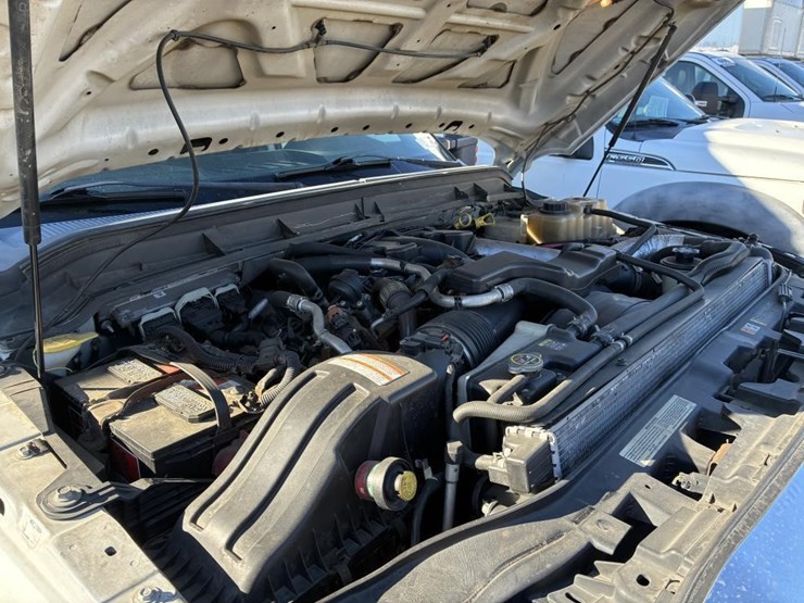 2011-ford-f550-image-8