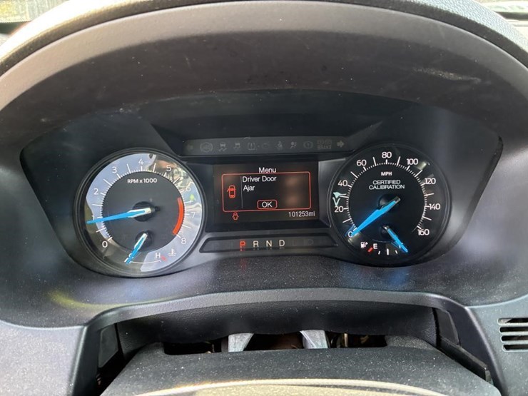 2017-ford-explorer-image-16