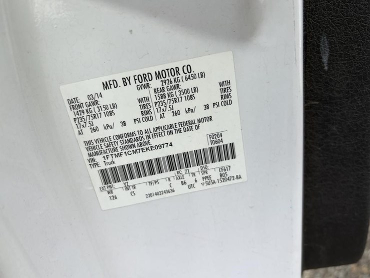 2014-ford-f150-xl-image-16