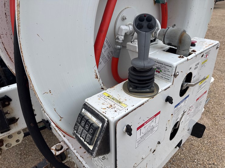 2016-freightliner-114sd-image-6