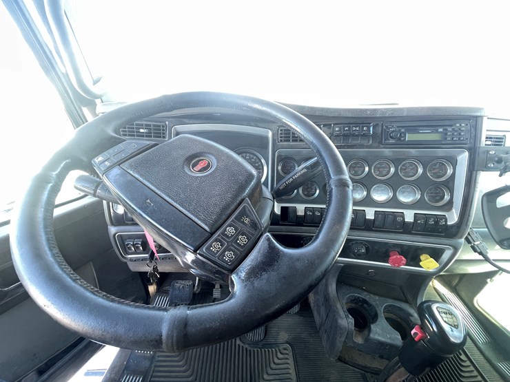 2006-kenworth-t800-image-40