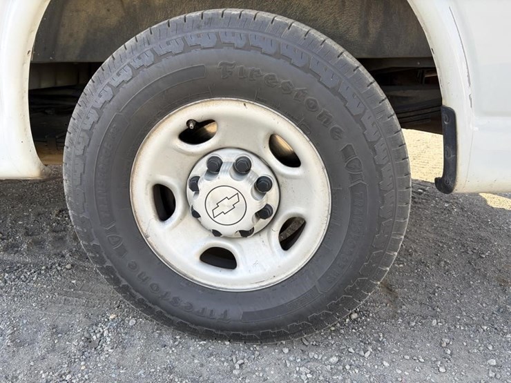 2008-utility-van-image-5