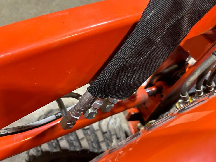 2019-kubota-bx2380-image-12