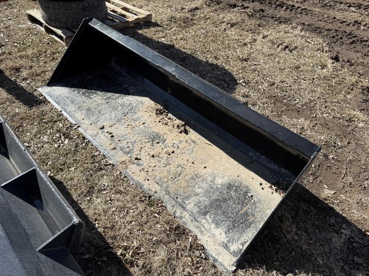 new-swict-84"-universal-attach-bucket-image-1