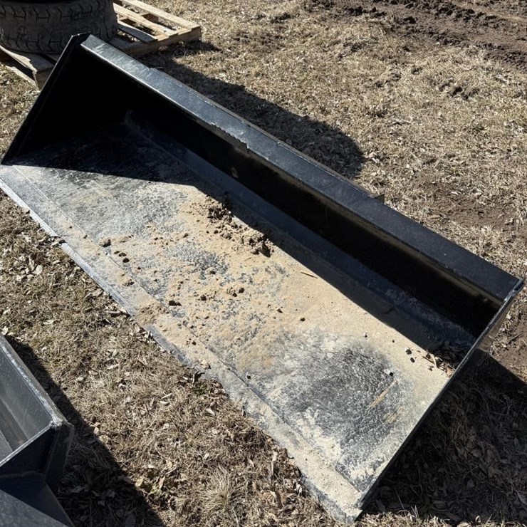 New Swict 84" Universal Attach Bucket