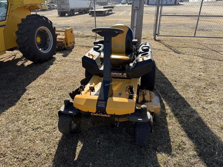cub-cadet-z-force-s-commercial-zero-turn-mower-image-2