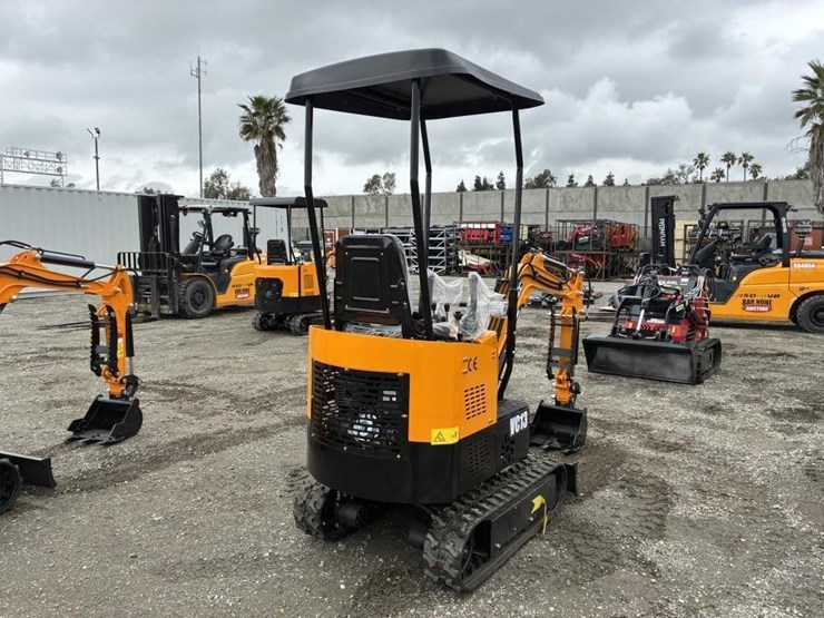 2026-vicsec-v13-hydraulic-excavator-image-3