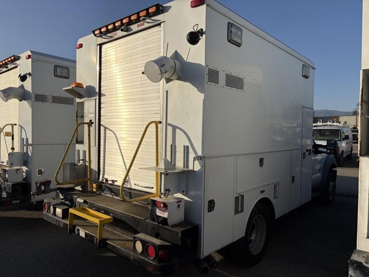 2012-ford-f550-image-3