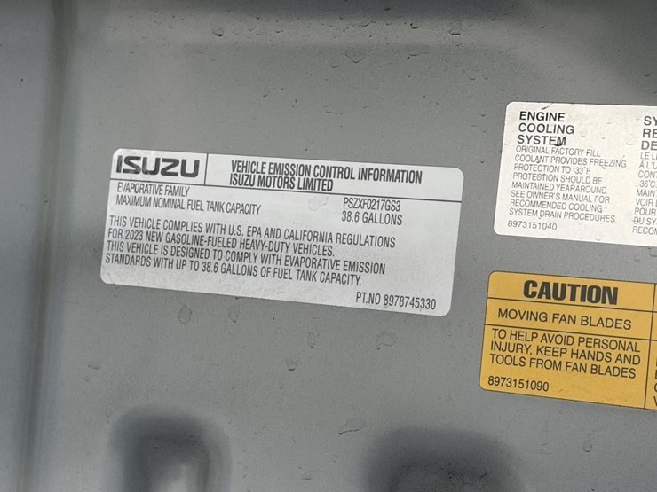 2024-isuzu-npr-image-13