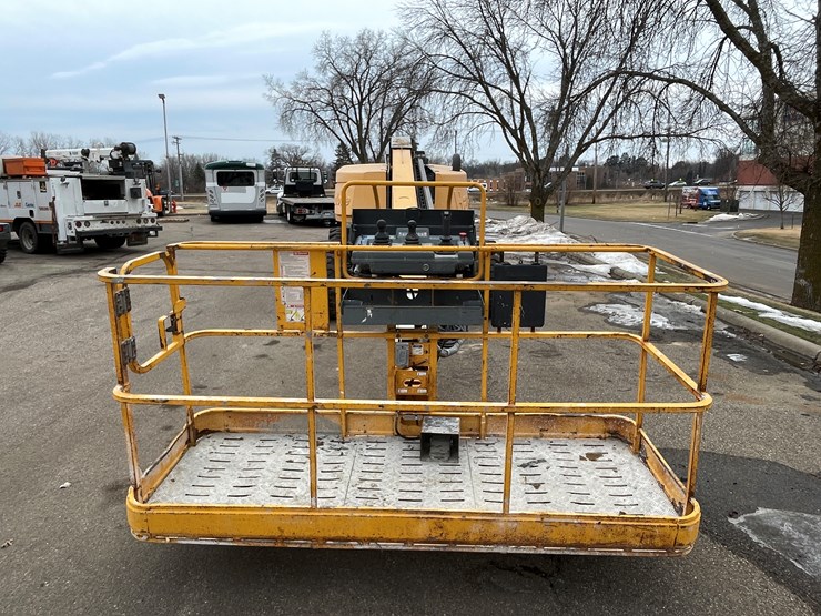 #152-•-2015-haulotte-ht61rt-4x4-telescopic-boom-lift-image-2