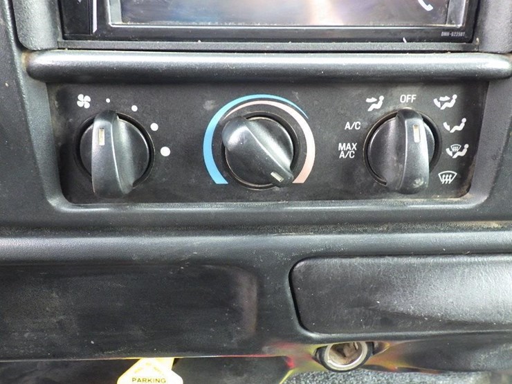 2004-ford-f650-image-47