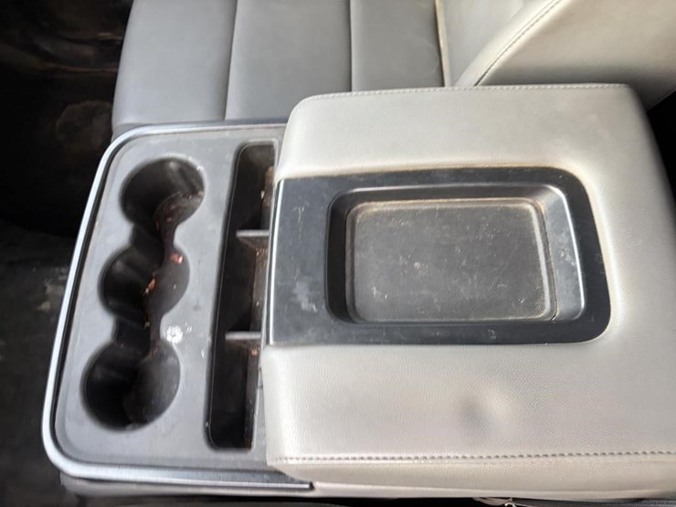 2016-chevrolet-silverado-2500-image-15