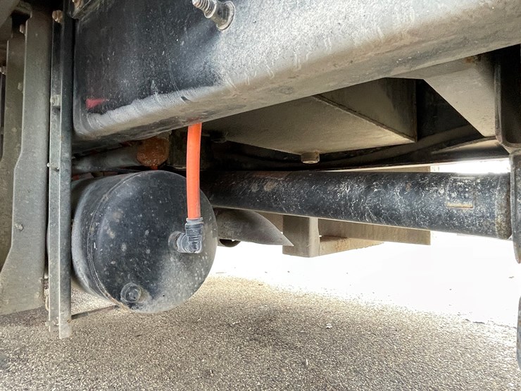 2018-peterbilt-337-image-25