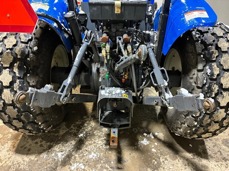 new-holland-tn65-image-13