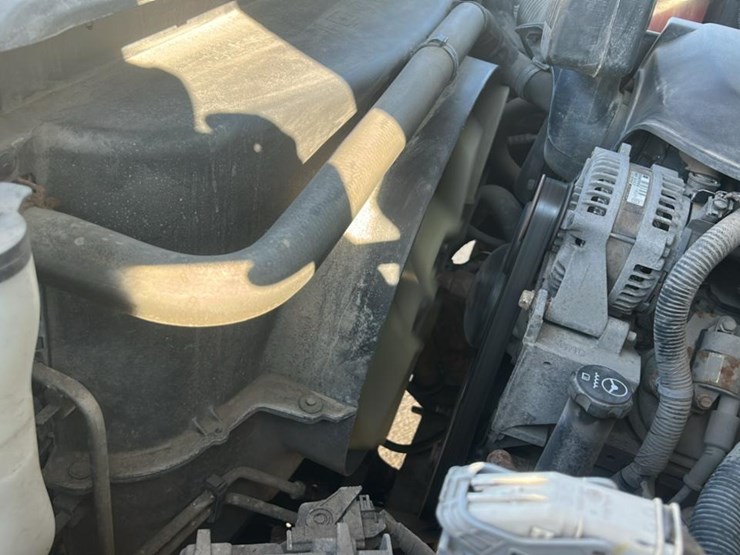 2017-chevrolet-silverado-3500hd-image-51