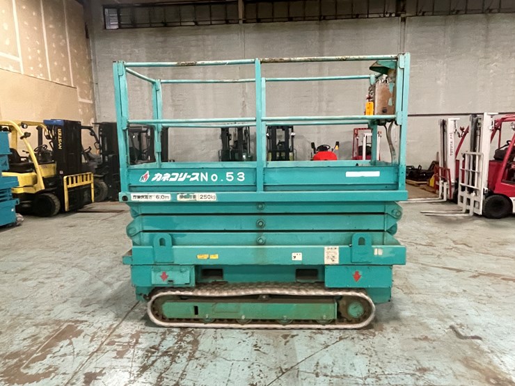 #202-•-airman-encl06-electric-track-scissor-lift-image-4