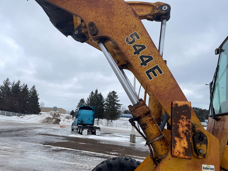 deere-544e-image-36