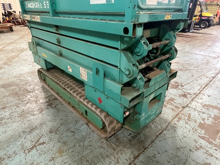 #202-•-airman-encl06-electric-track-scissor-lift-image-18