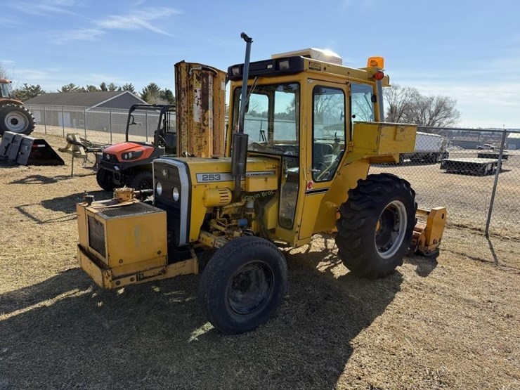 massey-ferguson-253-image-1