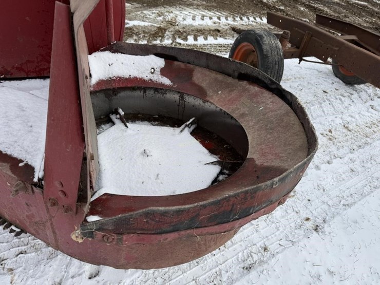 new-holland-28-image-4