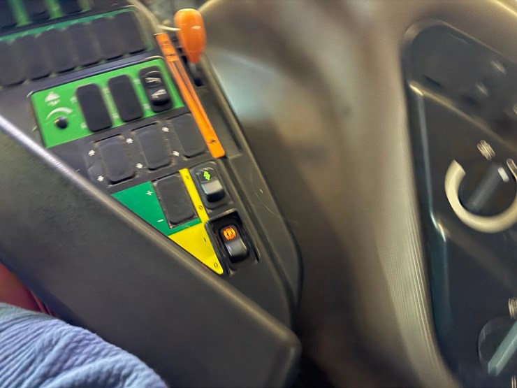 2022-white-251-image-50