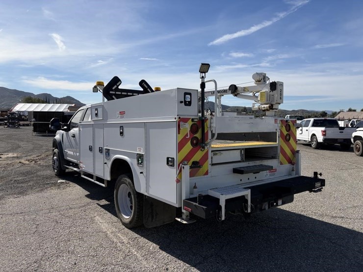 2020-ford-f550-image-4