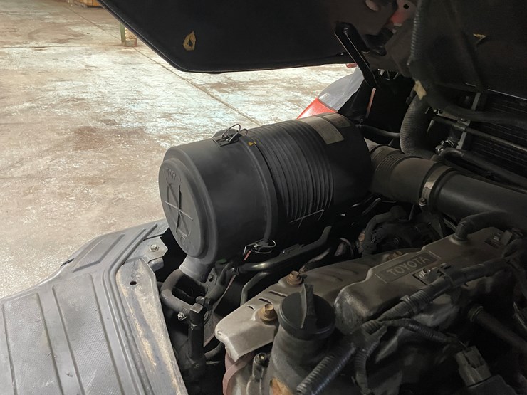 #177-•-2016-toyota-propane-forklift-image-35