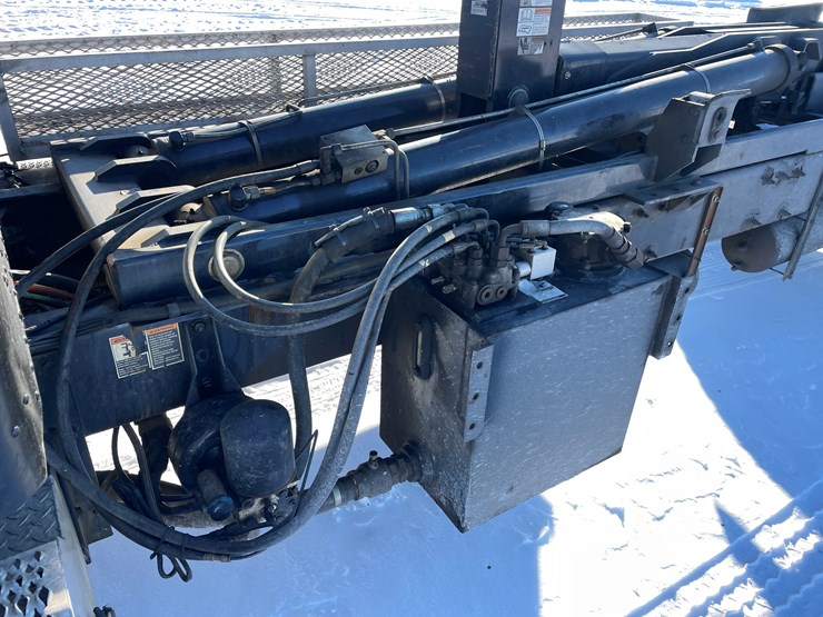 #1459-•-2008-peterbilt-pb335-hook-truck-(has-mn-title)-image-11