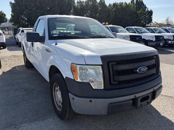 2013-ford-f150-xl-image-4