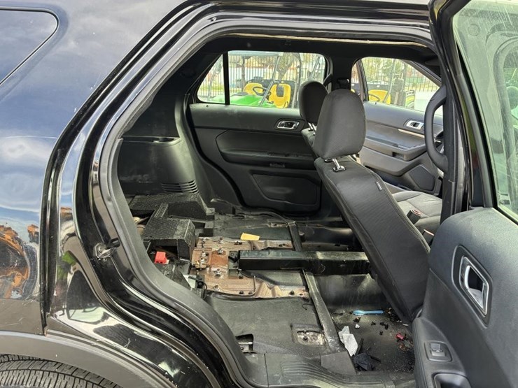 2018-ford-explorer-image-9